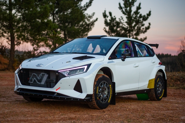 01_LllegadaHyundaiI20Rally22009_002