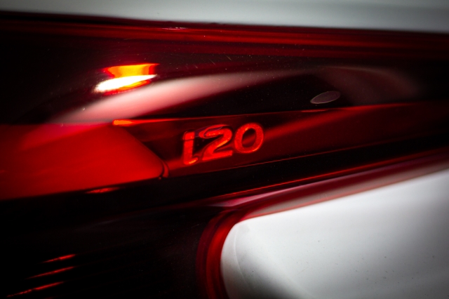 01_LllegadaHyundaiI20Rally22009_005