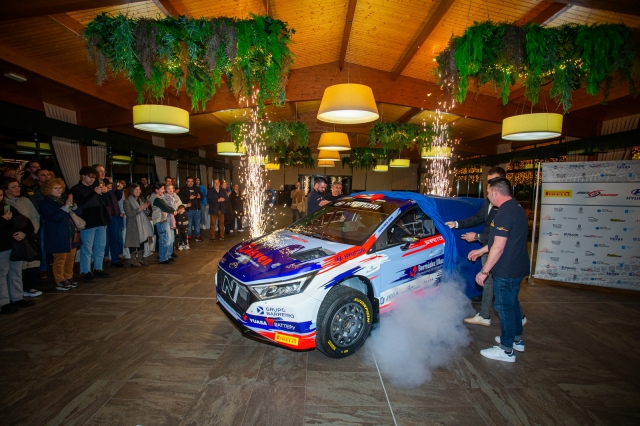 01_PresentacionAresRacing24_036